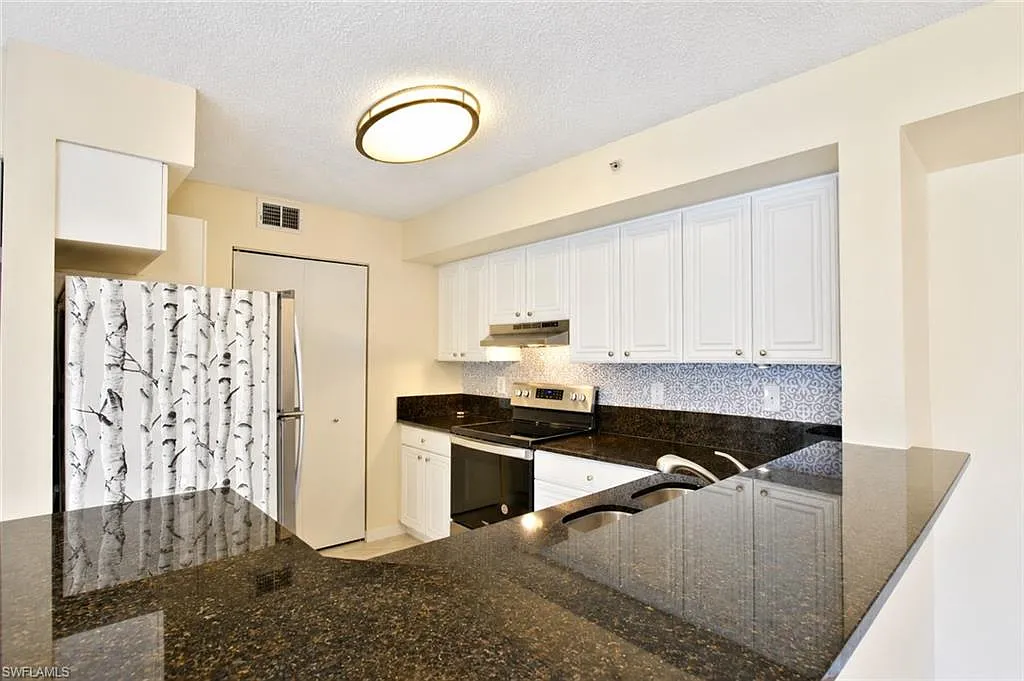 2 bed, 2.0 bath, 1043 sqft, $2,000 — Photo 3