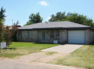 613 NW 5th St, Dimmitt, TX 79027