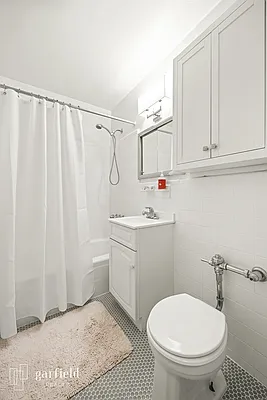 Bathroom, photo 1