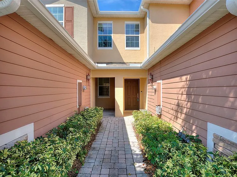 1220 Priory Cir — Photo 47