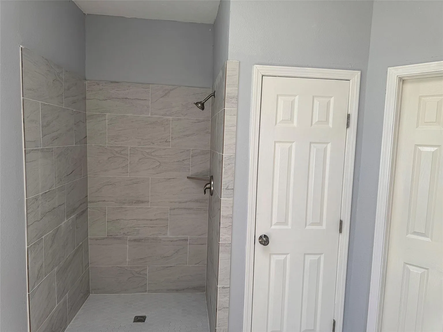 1 bed, 1.0 bath, 825 sqft, $1,275 — Photo 3