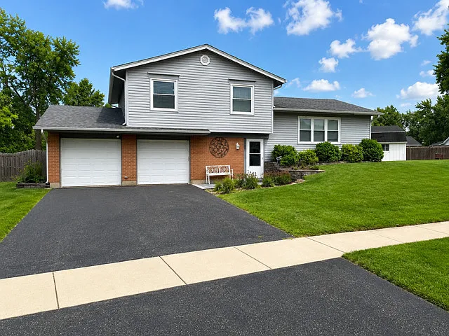 3 bed, 1.5 bath, $3,000 — Photo 1