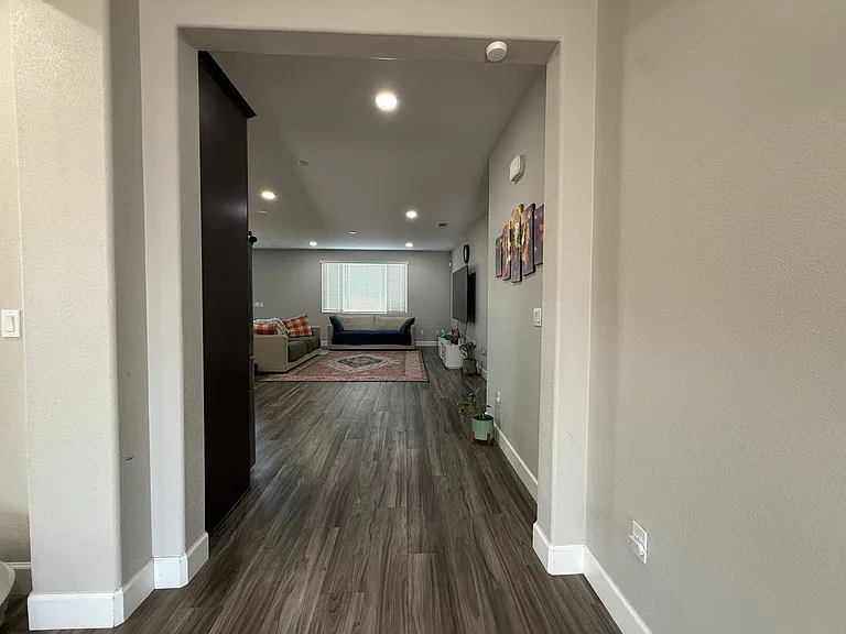 672 Chimes St — Photo 7