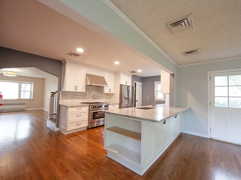 30 Chestnut Hill Pl — Photo 8