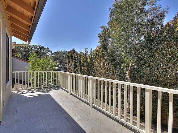 2nd image of 1318 San Andres St APT B