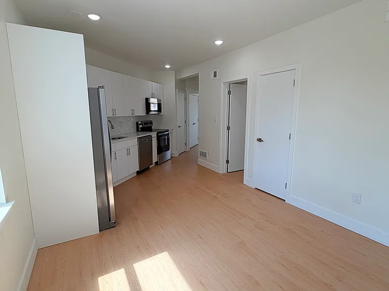 4212 Lancaster Ave #202 — Photo 8