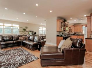 36 Sasco Hill Ter, Fairfield, CT 06824