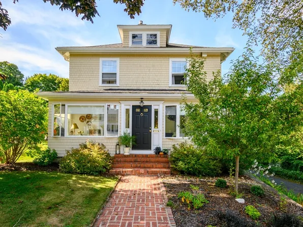 9 Cushman St, Plymouth, MA 02360
