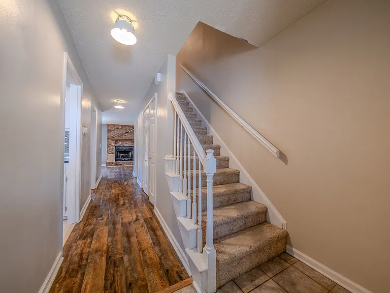 907 Shelby Dr #C — Photo 4