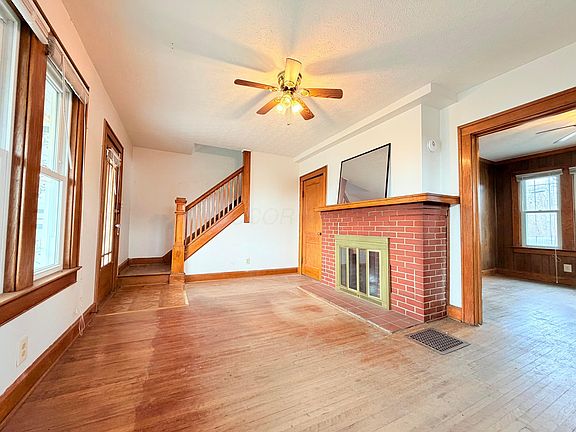4th image of 758 Hanford St
