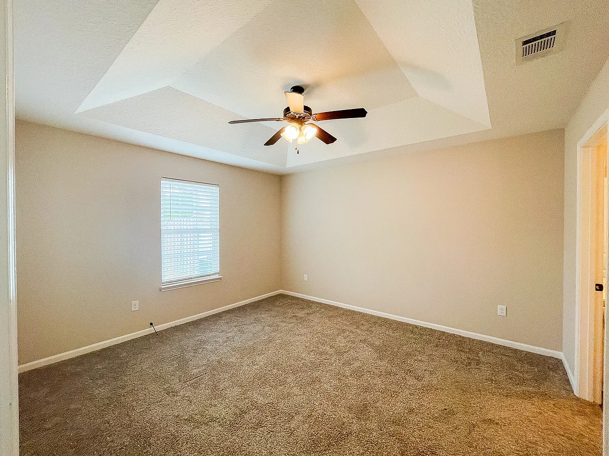 Building Photo - 546 Deerchase Ct #1