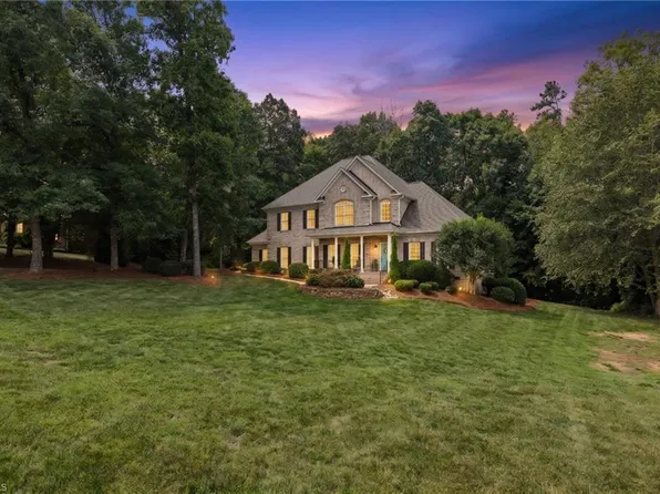 5411 Effieham St, Oak Ridge, NC 27310
