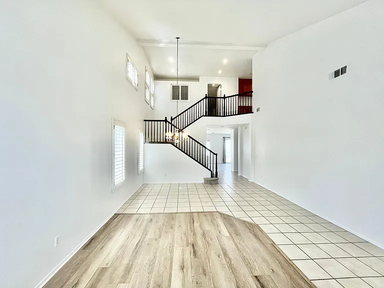 39519 Bainbridge Cir — Photo 2