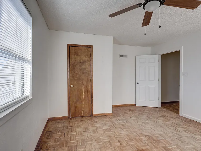 3801 Cresswell Ave — Photo 36