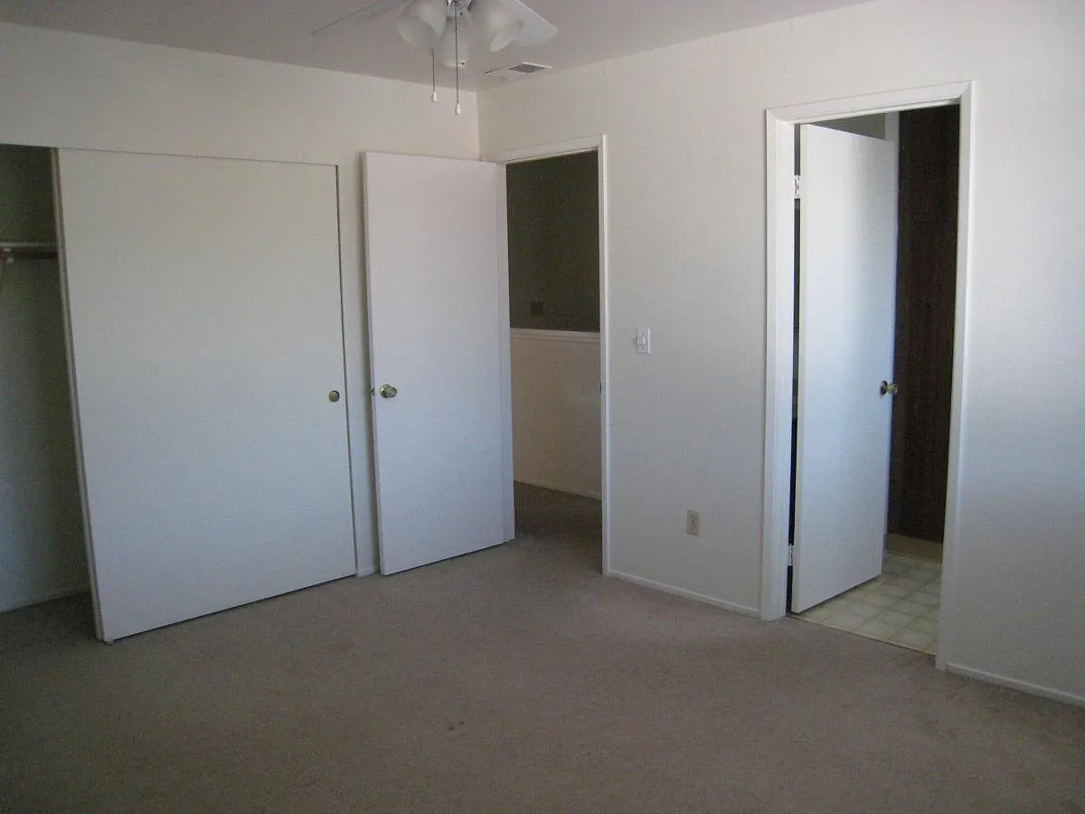 2 bed, 2.5 bath, 1200 sqft, $3,950 — Photo 2