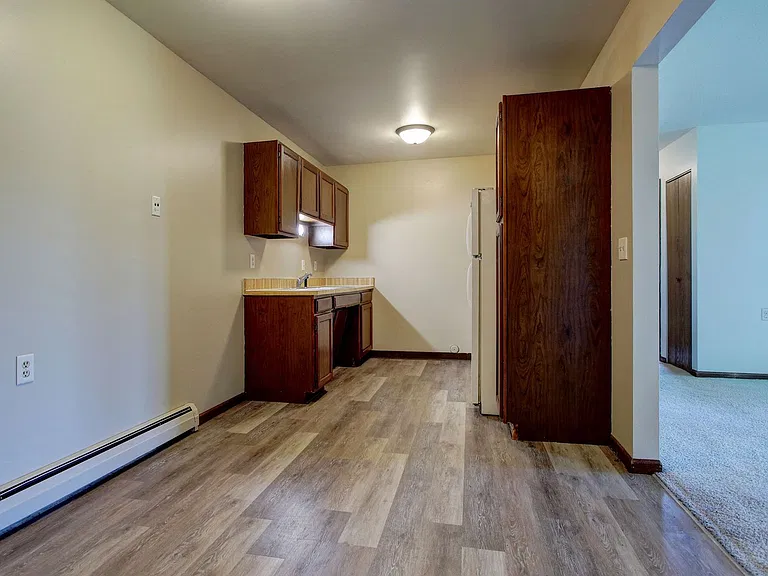 319 Oxford Ct #4 — Photo 3