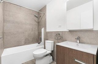 4th image of 222 W 14th St APT 5G