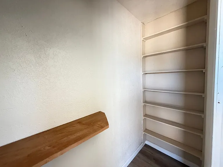 405 N Gold Canyon St — Photo 3