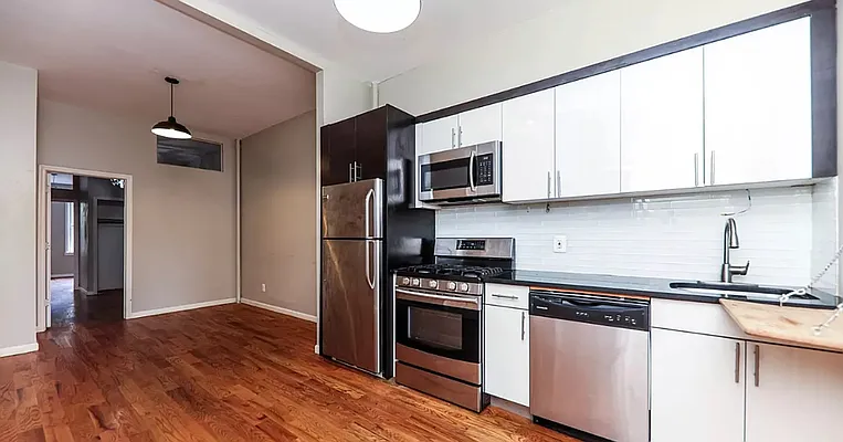 Rented by Aron Fried, LREB | media 2