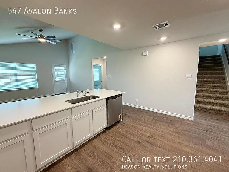 547 Avalon Banks — Photo 12
