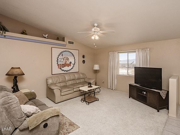 2nd image of 1050 Pueblo Dr