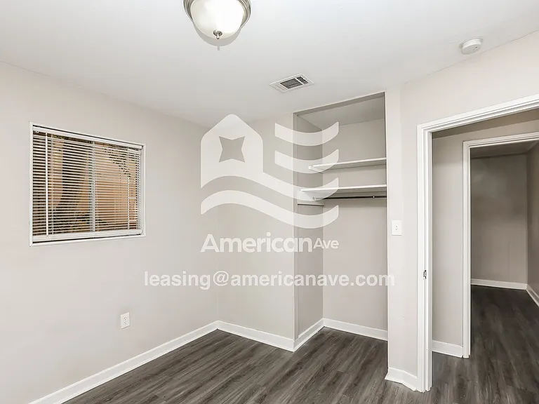 686839_013_wm_-_bedroom_13139018.jpg