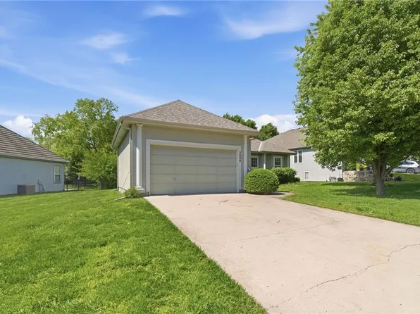 3008 SW 9th Ter, Lees Summit, MO 64081