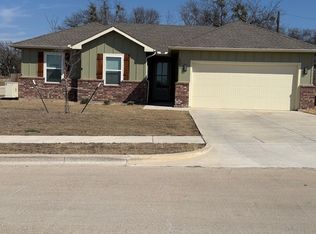 123 Wells St, Cleburne, TX 76031