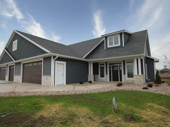 1406 Lighthouse Village Rd, Fond Du Lac, WI 54937