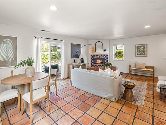5th image of 1008 E De La Guerra St