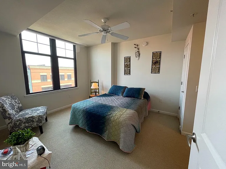 1021 N Garfield St #625 — Photo 7