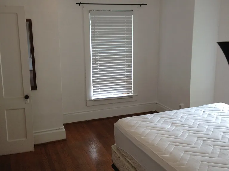 207 Linn St #2 — Photo 12