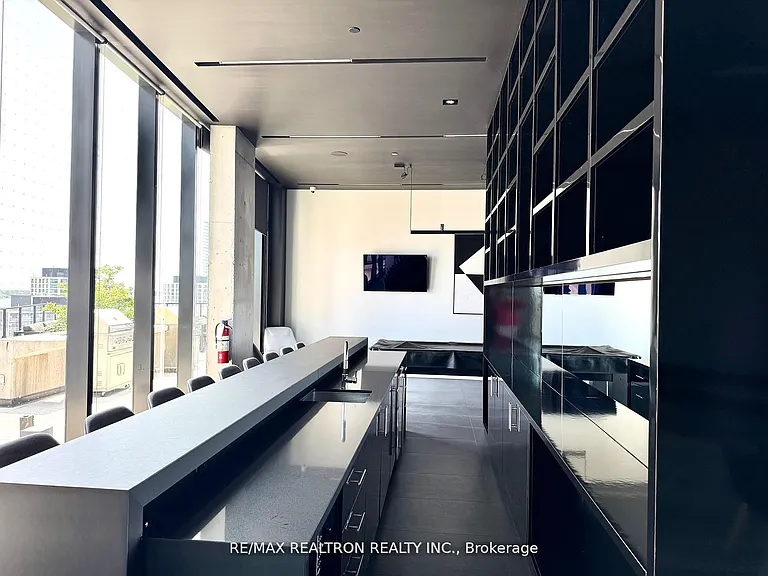 21 Lawren Harris Sq #1101 — Photo 18
