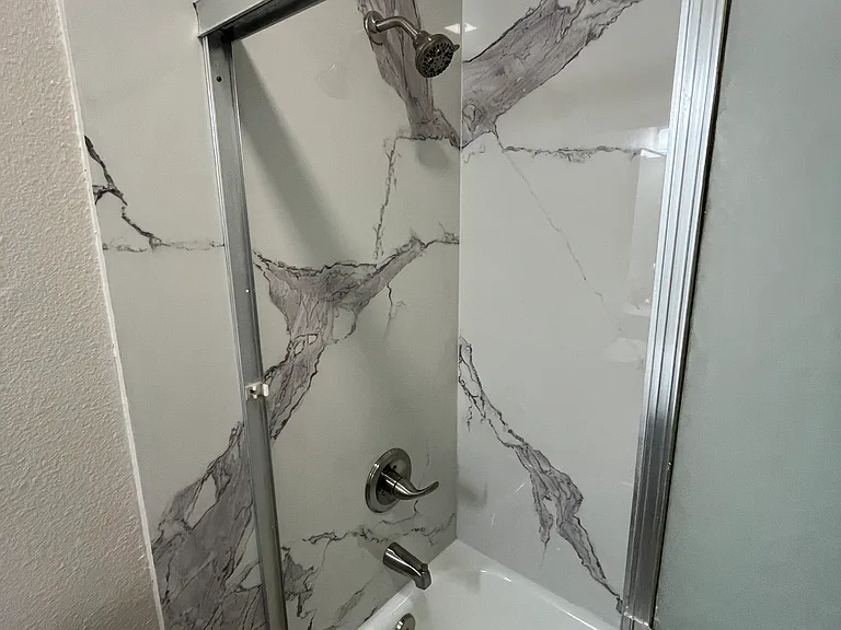 405 E Locust St #5 — Photo 16