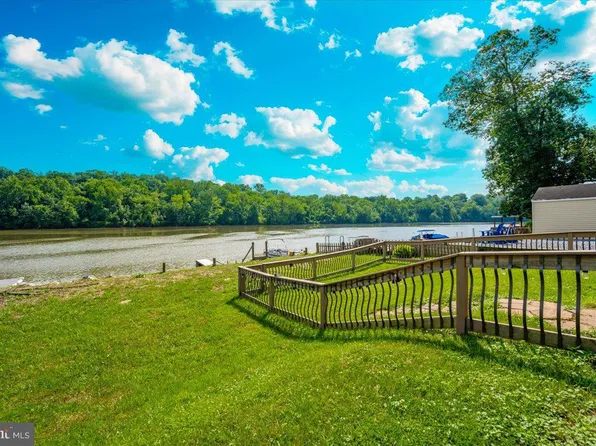 9 Boo Blvd, Falling Waters, WV 25419