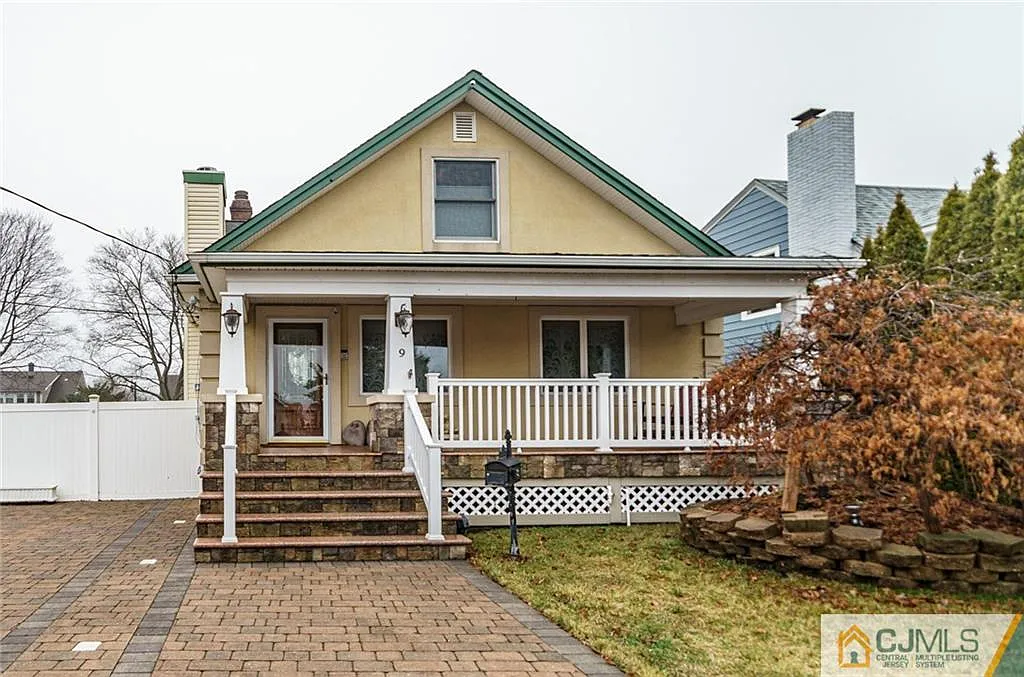 9 Conlogue Ave photo 1