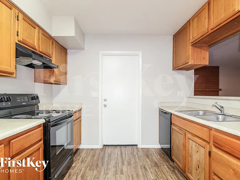 16412 N 49th Dr — Photo 4