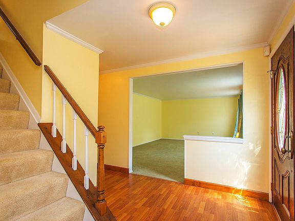 5th image of 61 Devonne Dr