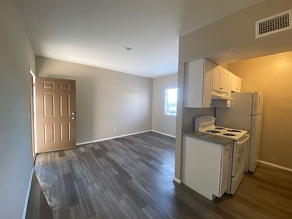 3rd image of 1216 N Catalina Ave #1216