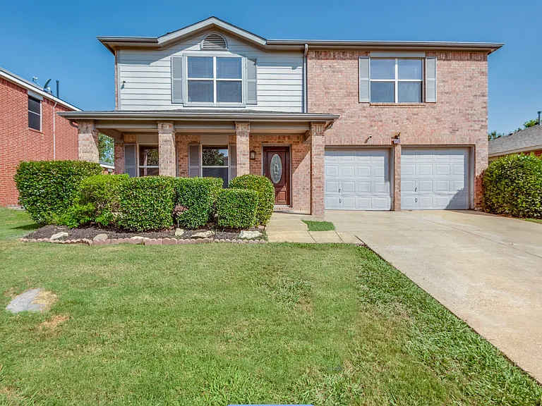 212 Prentice Dr — Photo 2