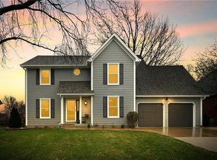 1021 SE Bridgehampton Way, Lees Summit, MO 64081