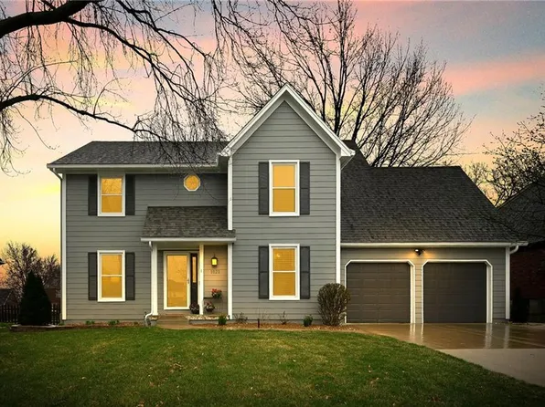 1021 SE Bridgehampton Way, Lees Summit, MO 64081