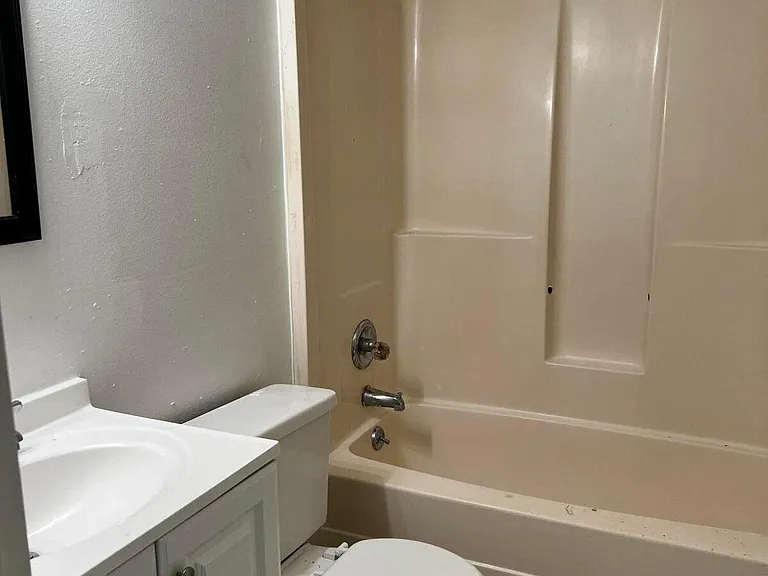 304 Maple St #5 — Photo 13