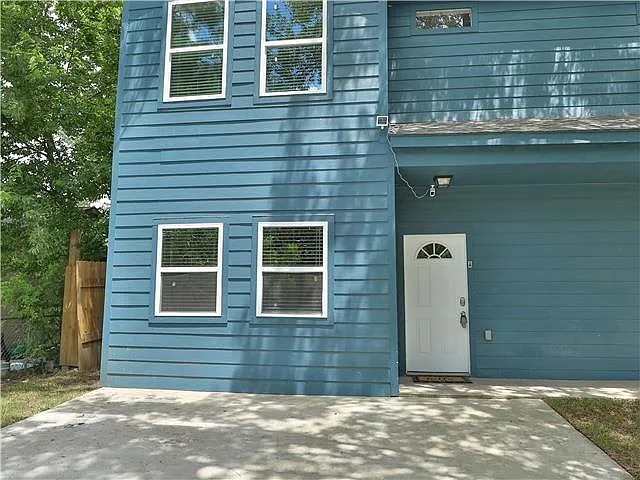 3 bed, 2.5 bath, $1,771 — Photo 2
