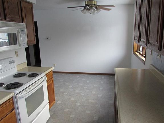 4th image of 202 N Brobst St