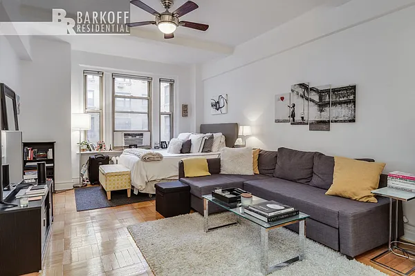 Sold by Barkoff Residential  | media 38