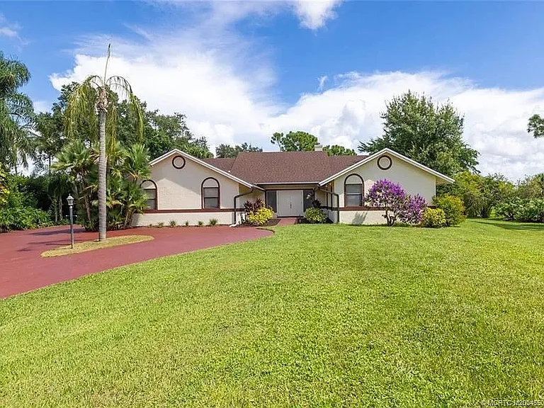 5361 SW Windward Way — Photo 3