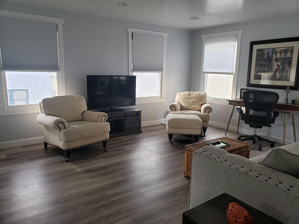 2nd image of 1056 N Termino Ave #2