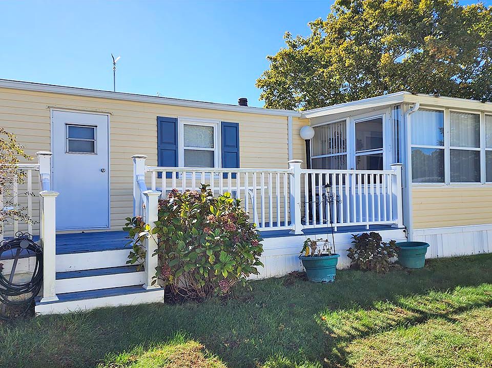 703 Fresh Pond Ave Calverton, NY, 11933 Apartments for Rent Zillow