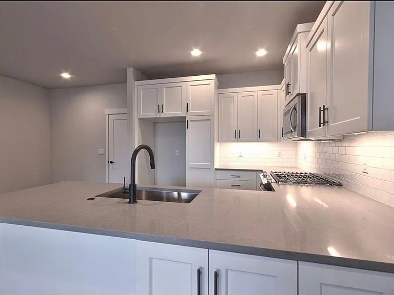 5551 SE Logan Ln — Photo 12